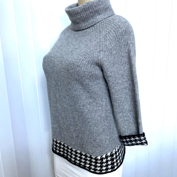 Love Moschino Knit Sweater Pullover Gray 3/4Sleeve Wool Turtleneck Hound… - Picture 2 of 6